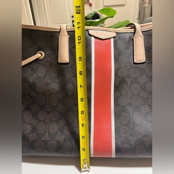 Large COACH tote - Picture 12 of 12